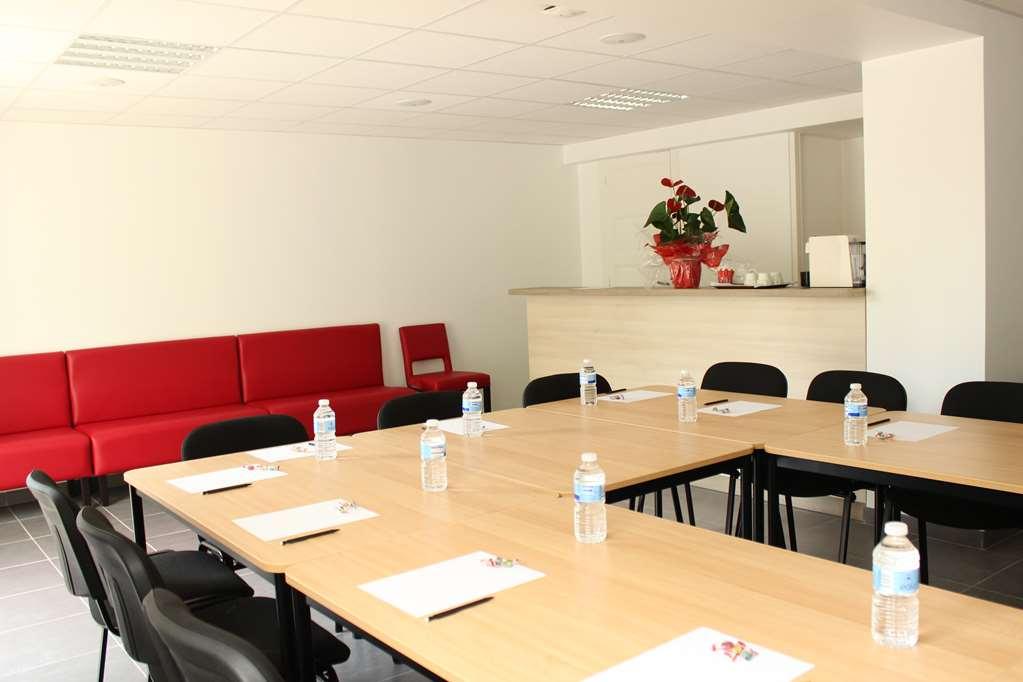 Brit Hotel Brive La Gaillarde - Restaurant La Limousine Malemort Facilities photo