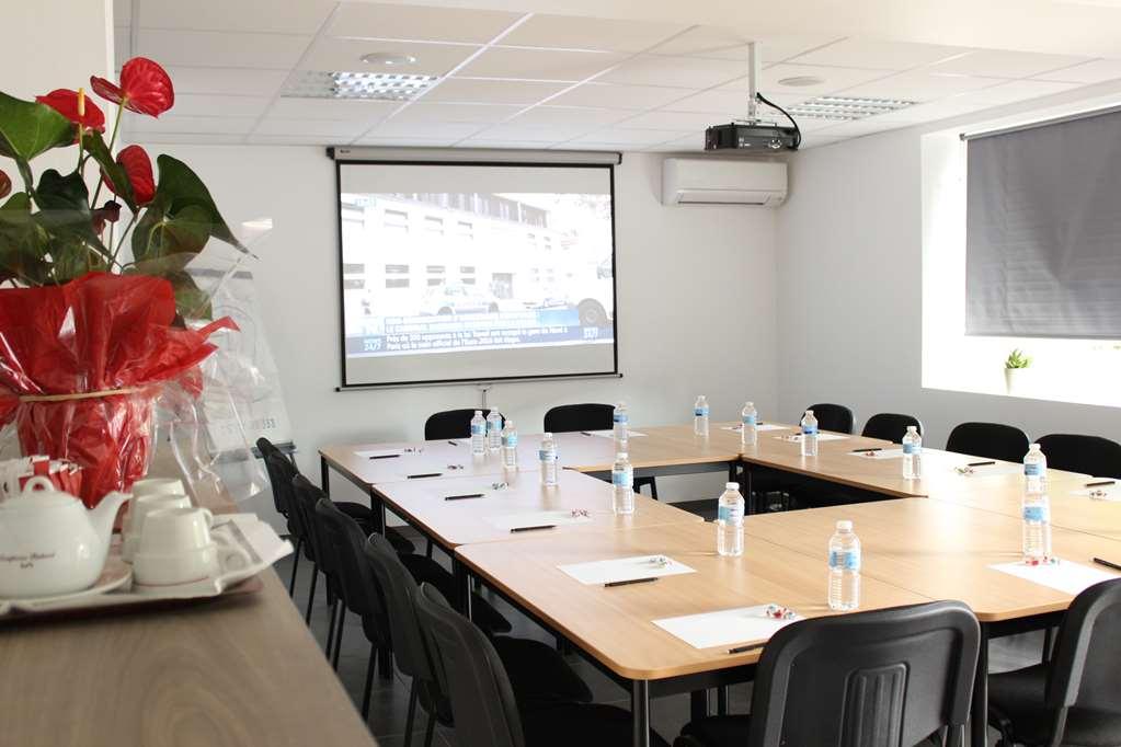 Brit Hotel Brive La Gaillarde - Restaurant La Limousine Malemort Facilities photo